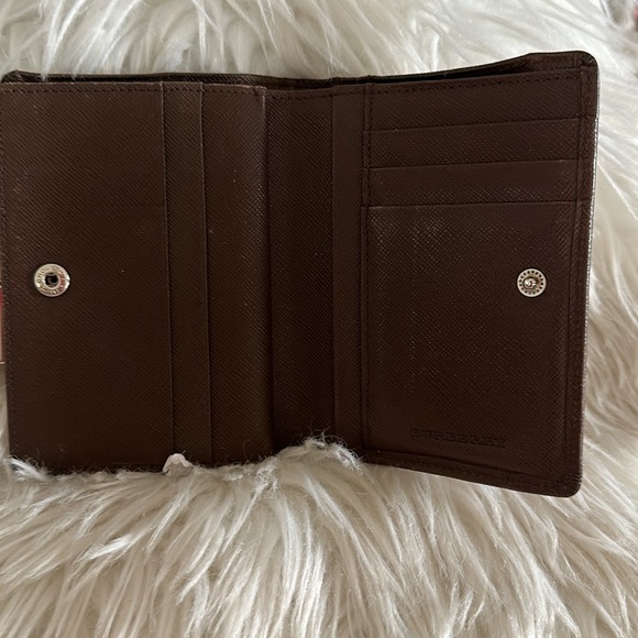 EUC Burberry kisslock wallet - Picture 5 of 7